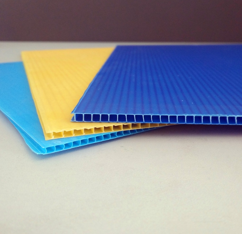 [INN0285] (FX) PLANCHA CORRUGADO 48" X 96" 4MM